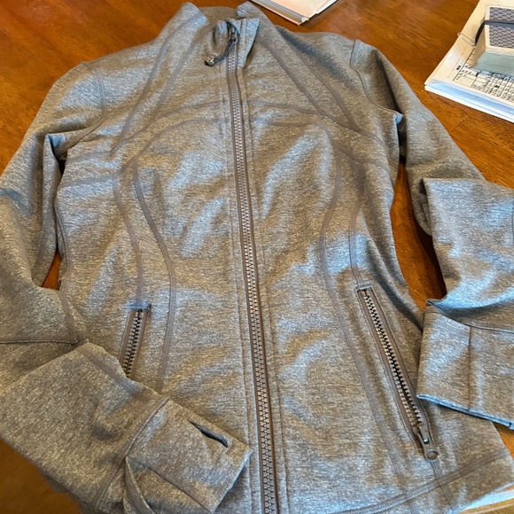 Lululemon - Picture 2 of 5